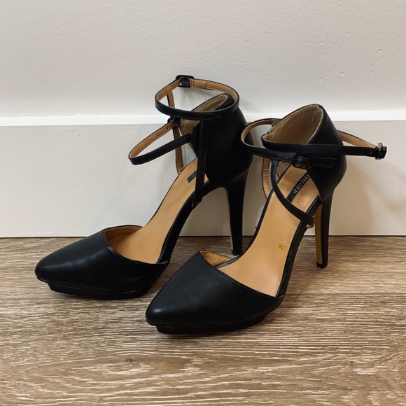 Forever 21 | Black Pointy Toe Platform Stiletto - Picture 2 of 13